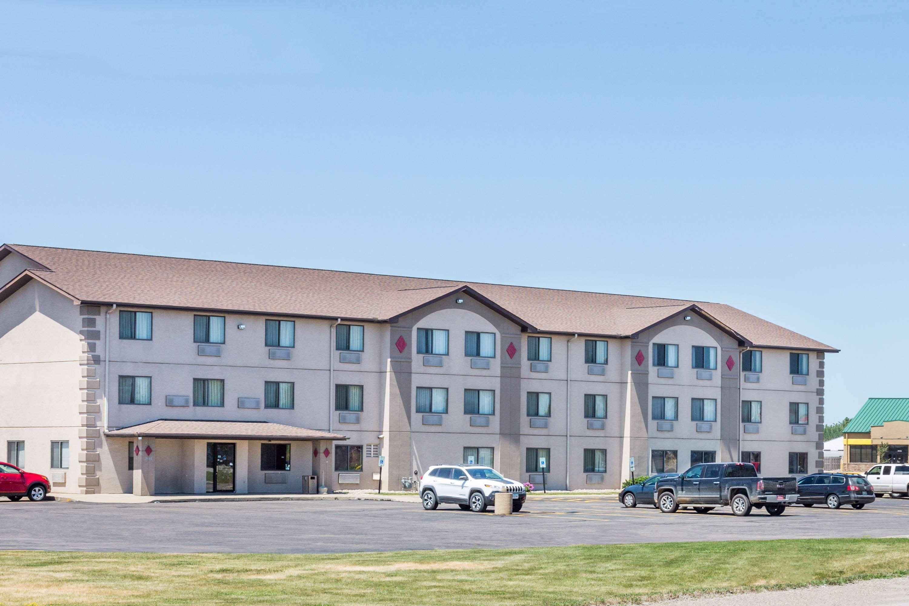 Super 8 By Wyndham Sioux City South Motel Exterior photo